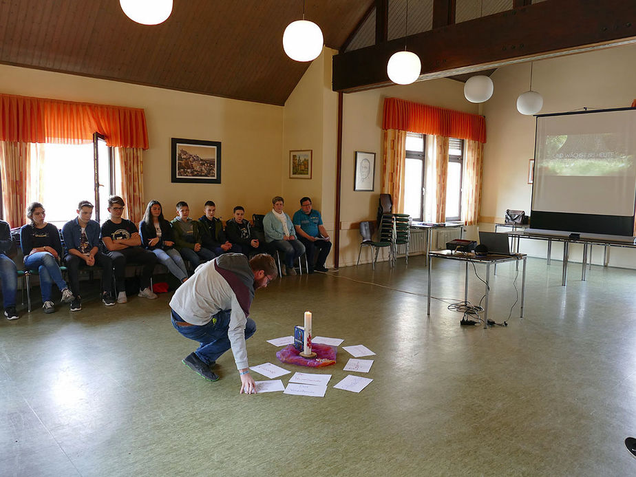 Firmvorbereitung mit Bußgottesdienst in St. Crescentius, Naumburg Foto:(Karl-Franz Thiede)